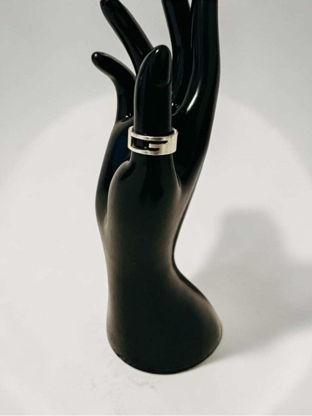 Gucci Cutout G Silver Ring - Picture 2 of 11